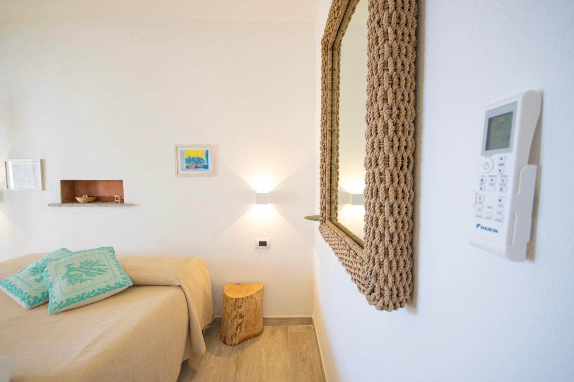 Hotel Essenza Di Mirto La Caletta Ngoại thất bức ảnh