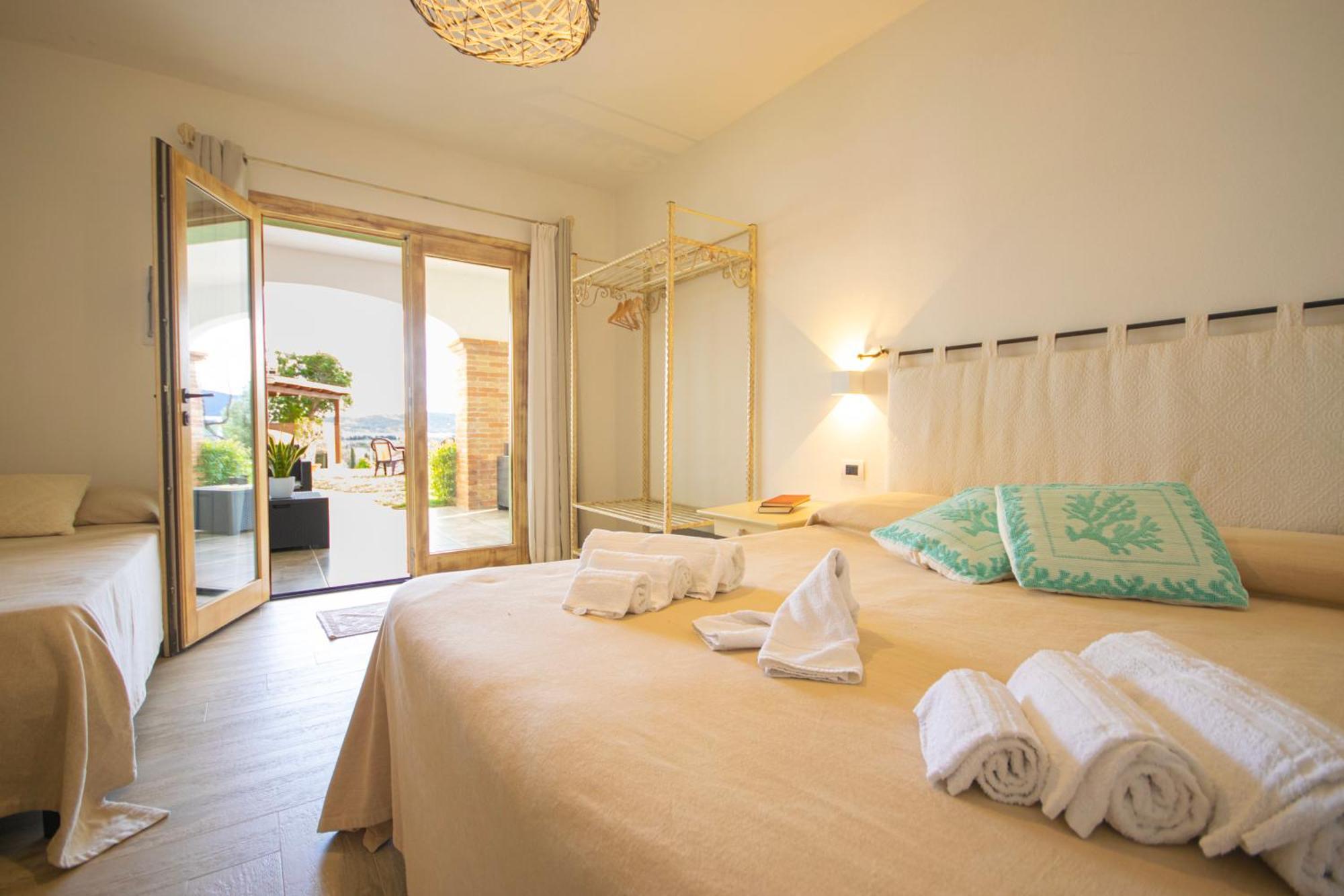 Hotel Essenza Di Mirto La Caletta Phòng bức ảnh