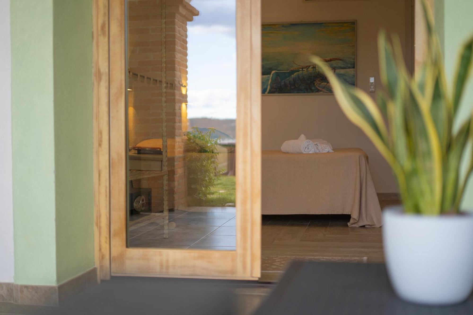 Hotel Essenza Di Mirto La Caletta Ngoại thất bức ảnh