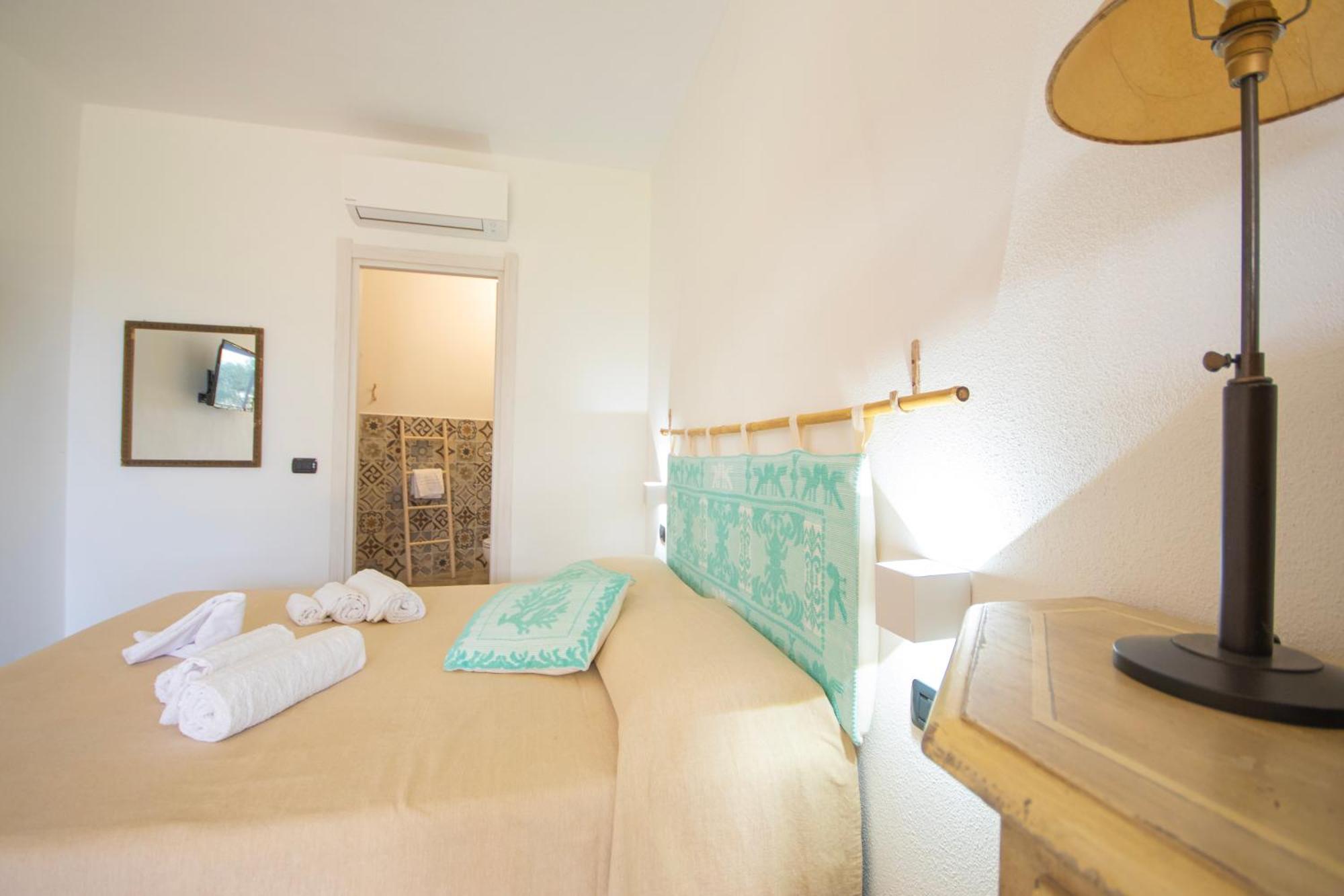 Hotel Essenza Di Mirto La Caletta Ngoại thất bức ảnh