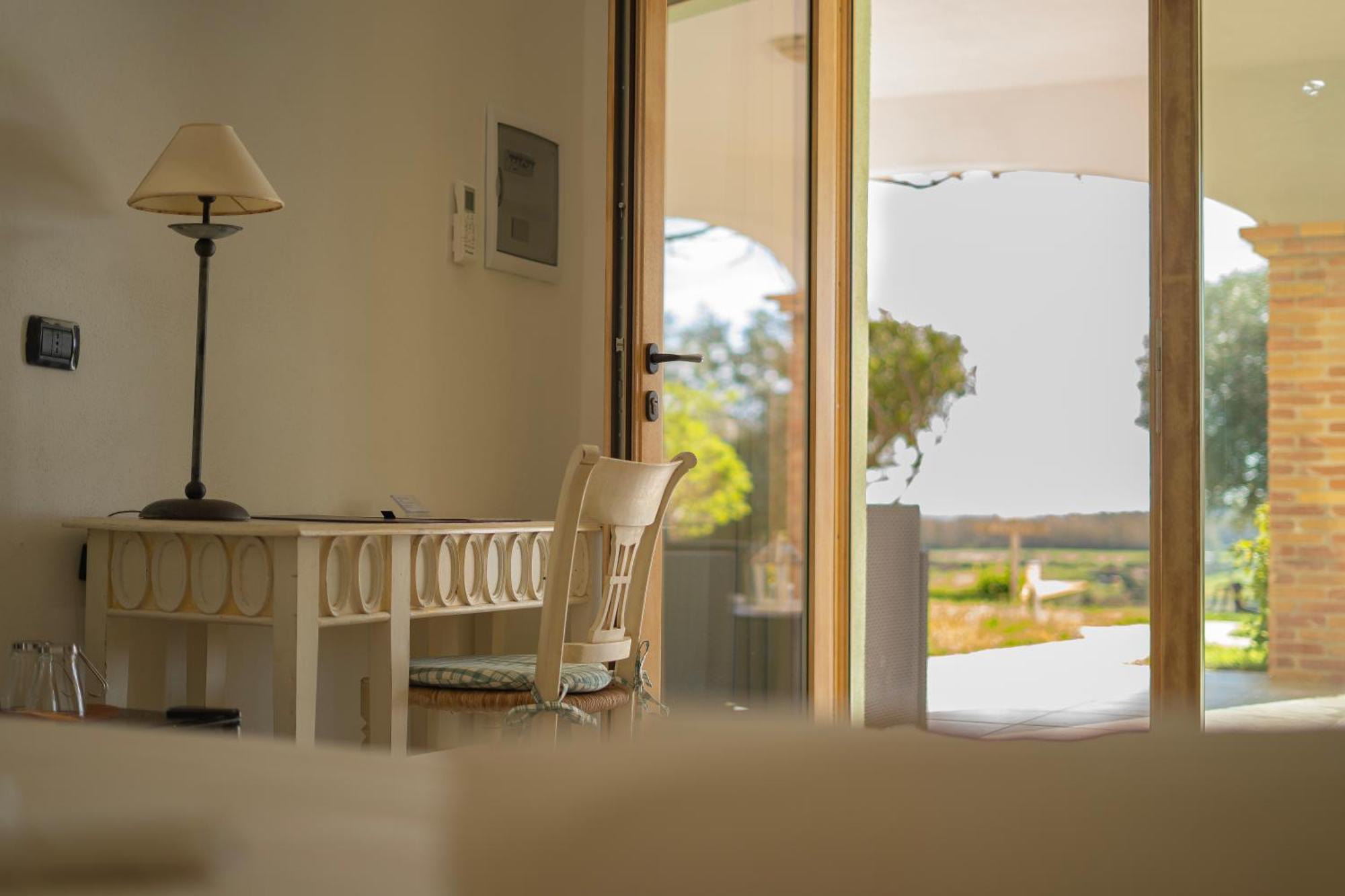 Hotel Essenza Di Mirto La Caletta Ngoại thất bức ảnh